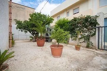 Bed & Breakfast La Pergola B&B Custonaci